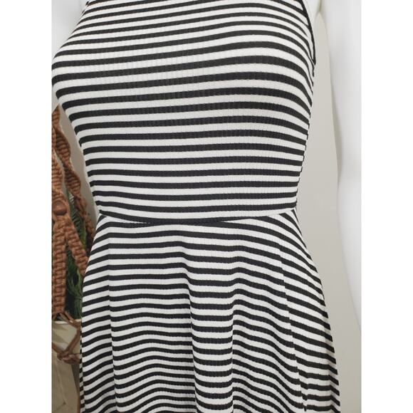 Mossimo Halter Black and White Striped Sleeveless Stretch Midi Dress Size XS NWT - Picture 2 of 11